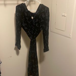 Black long sleeved dress with nature print (L)